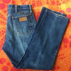Men’s Wrangler Relaxed Straight Leg Jeans